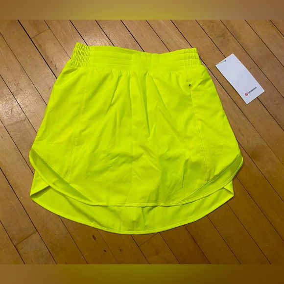 lululemon athletica Skirts Lululemon Size 6 Hotty Hot High Rise